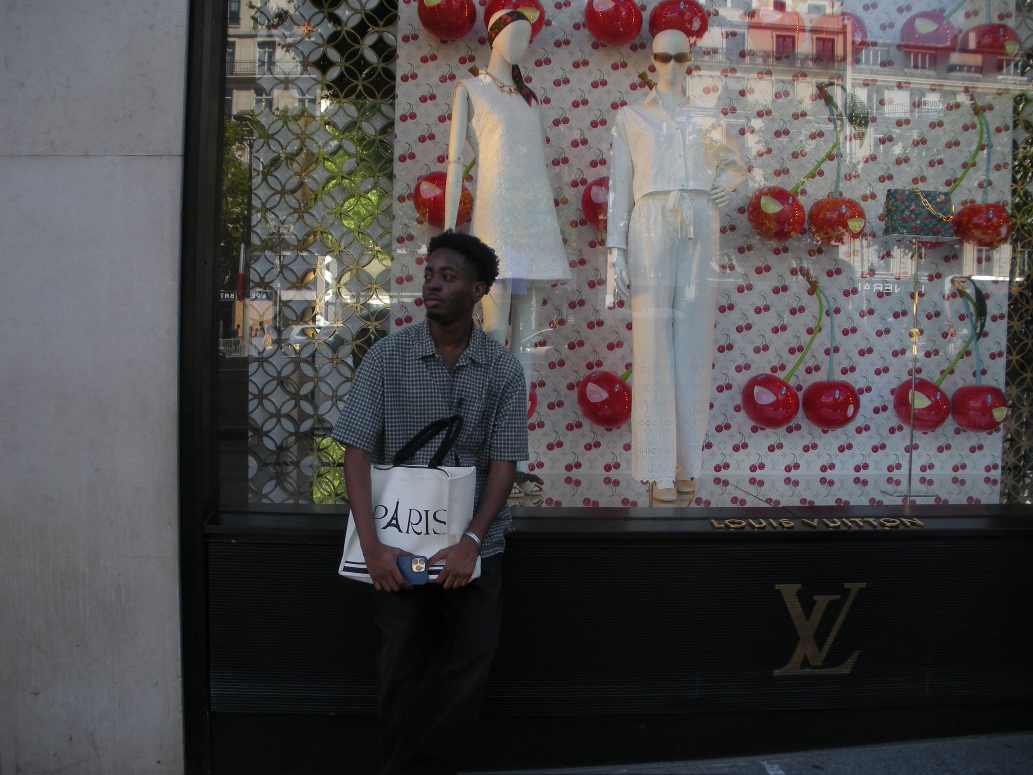 PARIS people SUMMER 25 photo